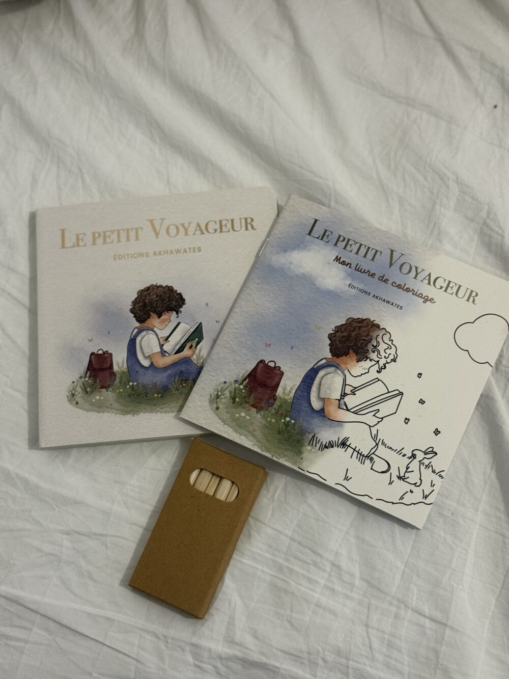 Pack Duo – Le Petit Voyageur + Son Livre de Coloriage